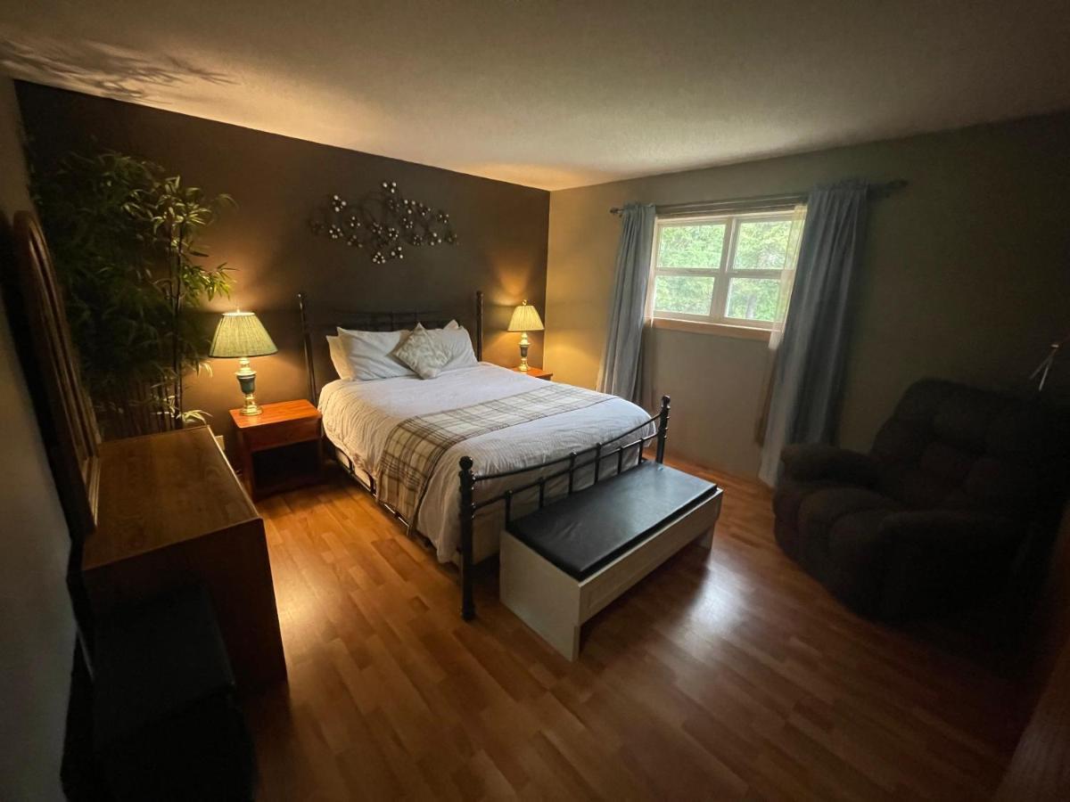 Blaeberry Valley Vacation Rentals Golden Extérieur photo