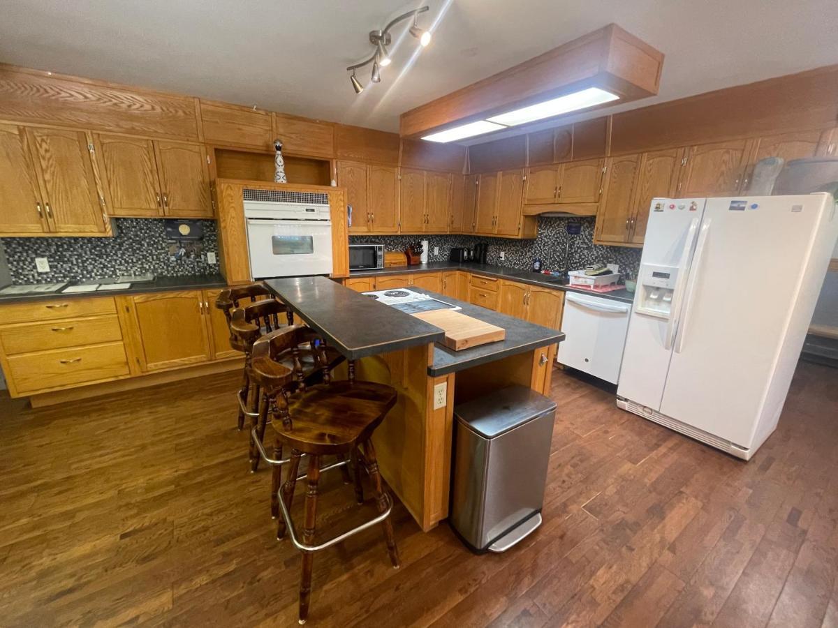 Blaeberry Valley Vacation Rentals Golden Extérieur photo