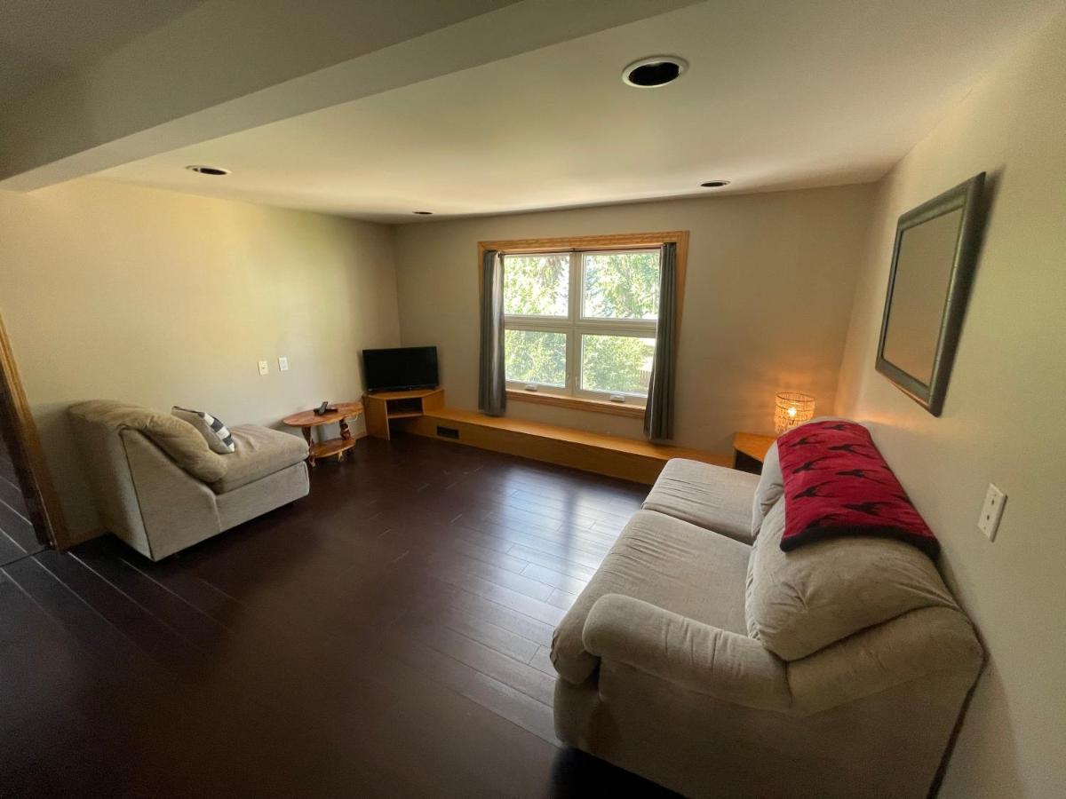 Blaeberry Valley Vacation Rentals Golden Extérieur photo