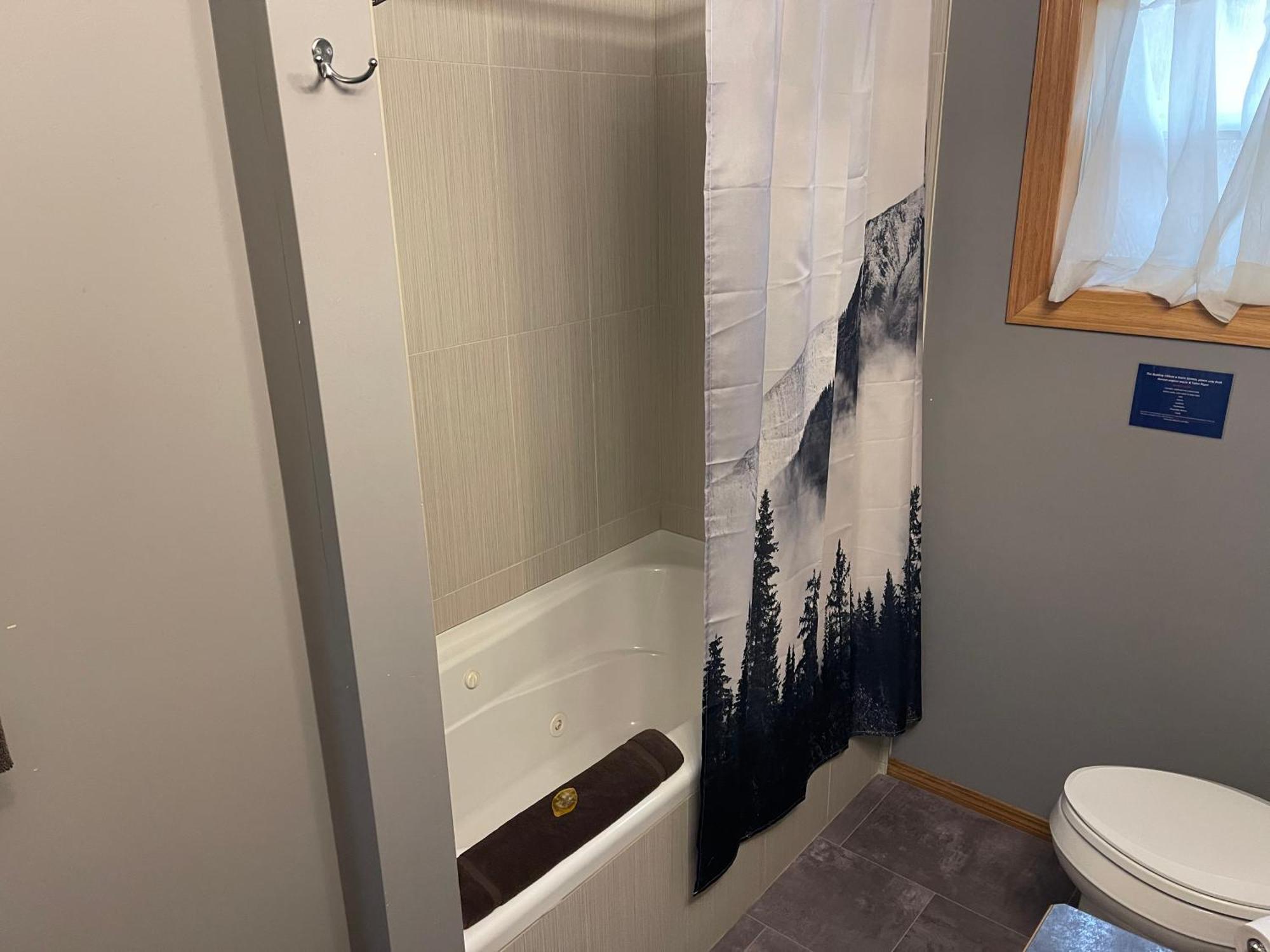 Blaeberry Valley Vacation Rentals Golden Extérieur photo