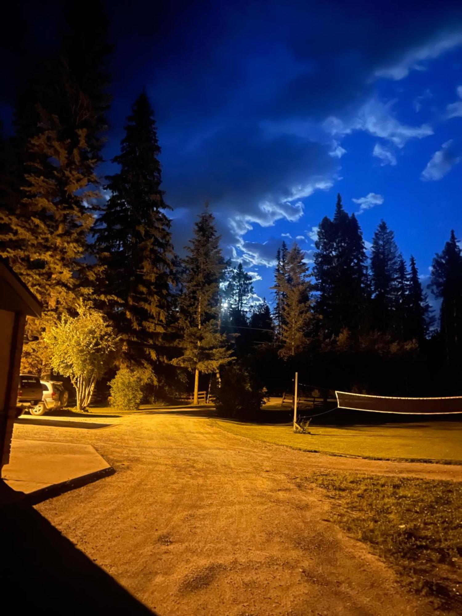 Blaeberry Valley Vacation Rentals Golden Extérieur photo