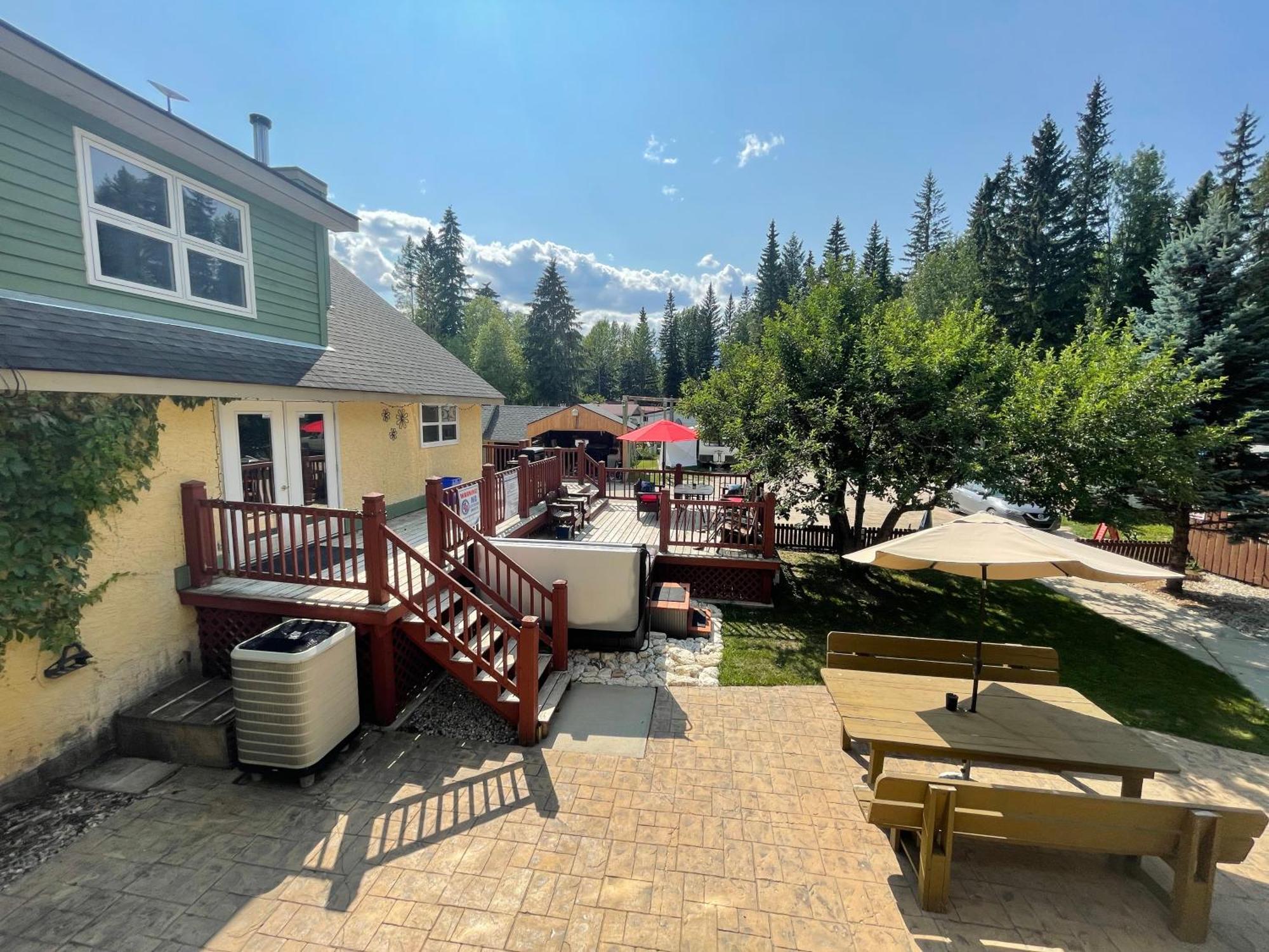 Blaeberry Valley Vacation Rentals Golden Extérieur photo